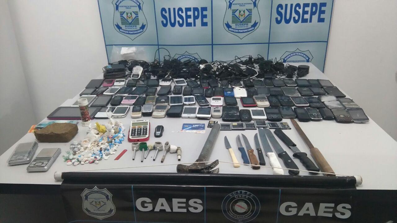Mais de 80 celulares s&atilde;o apreendidos em penitenci&aacute;ria de S&atilde;o Leopoldo  