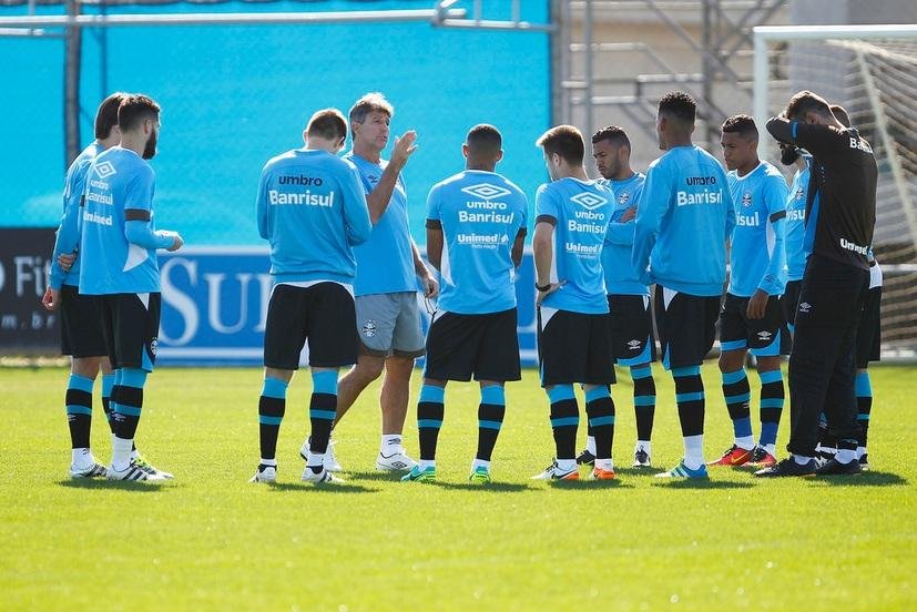 Renato trabalha alternativas para desfalques, mas ter&aacute; retornos de Walace, Grohe e Ed&iacute;lson