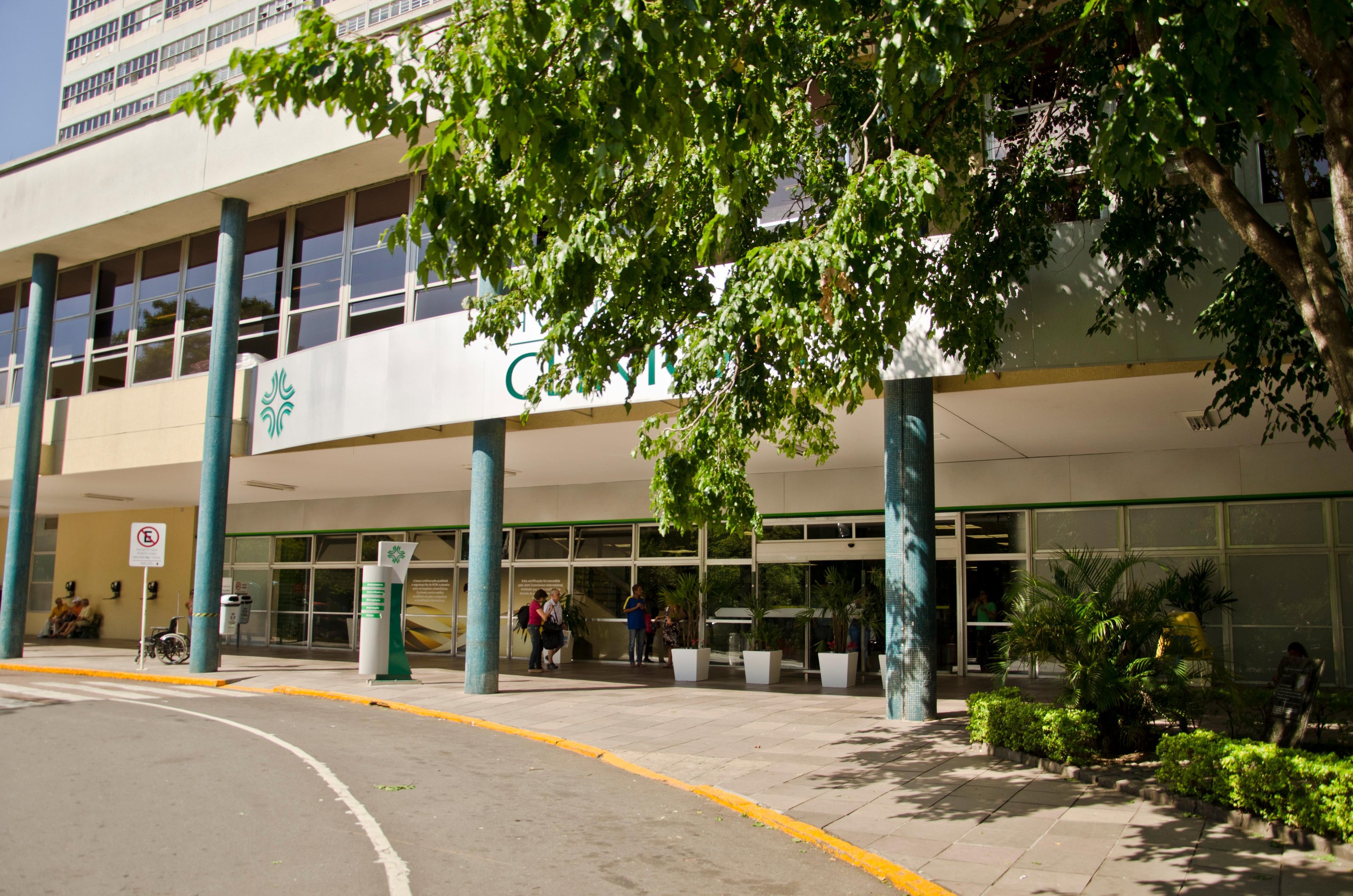 N&uacute;mero de pacientes &eacute; quatro vezes superior &agrave; capacidade da unidade