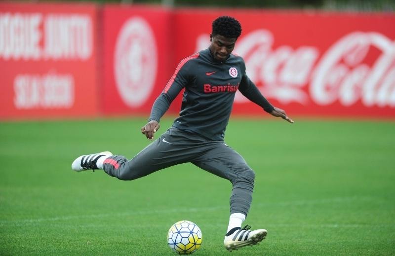 Eduardo ser&aacute; o substituto de Paul&atilde;o no duelo contra o Coritiba