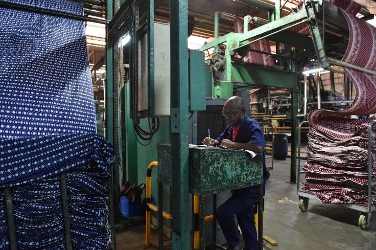 Na compara&ccedil;&atilde;o dos meses, houve queda em tr&ecirc;s das quatro grandes categorias econ&ocirc;micas