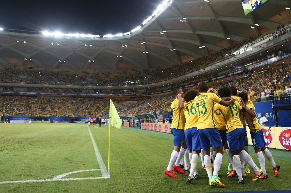 Torcida brasileira foi identificada gritando "bicha" para o goleiro da Col&ocirc;mbia na partida do dia 6 de setembro