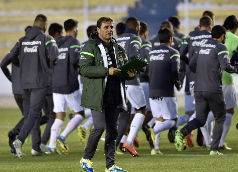 T&eacute;cnico da Bol&iacute;via promete jogo "a mil por mil" contra o Brasil
