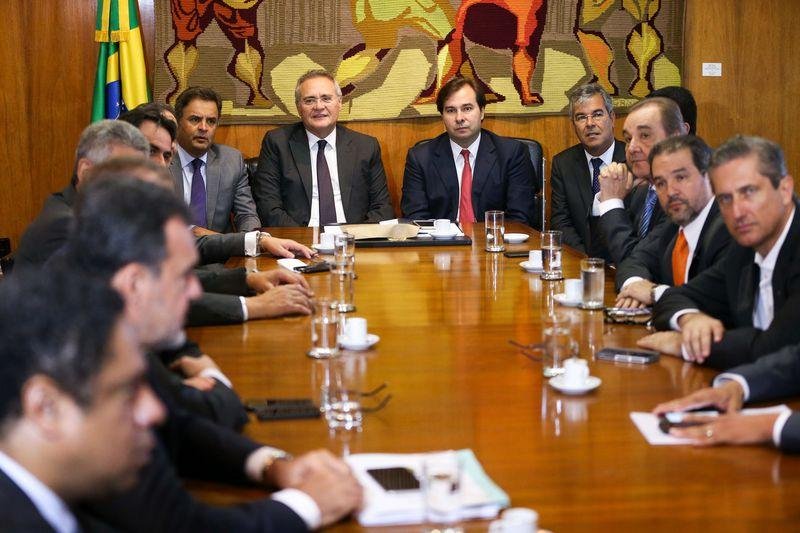 Estrat&eacute;gia foi discutida nesta quarta-feira entre os presidentes das duas Casas, Rodrigo Maia e Renan Calheiros e por l&iacute;deres de partidos