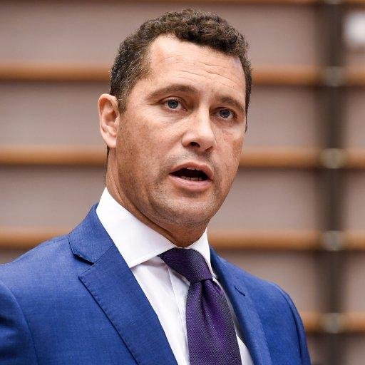 Deputado antieuropeu brit&acirc;nico desmaia na Euroc&acirc;mara ap&oacute;s discuss&atilde;o