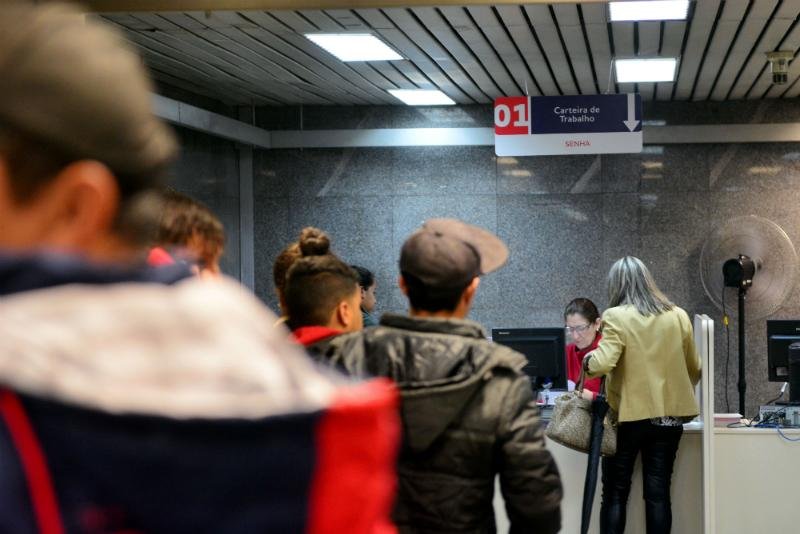 Confec&ccedil;&atilde;o de Carteira de Trabalho apresenta problemas em Porto Alegre