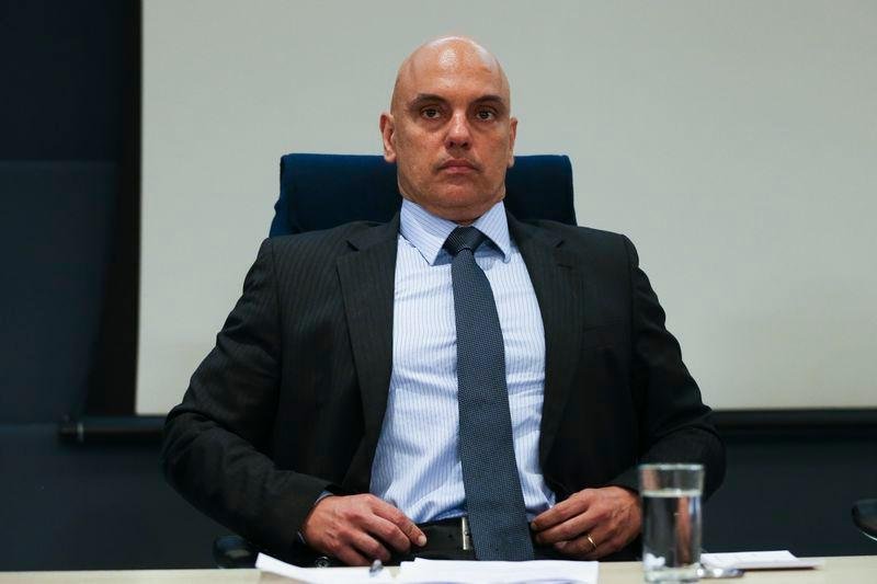 Alexandre Moraes informou que recebeu pagamentos "l&iacute;citos" e que n&atilde;o pode explicar servi&ccedil;os por "cl&aacute;usula de confiencialidade"