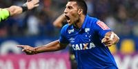 Ábila marcou o primeiro gol do Cruzeiro