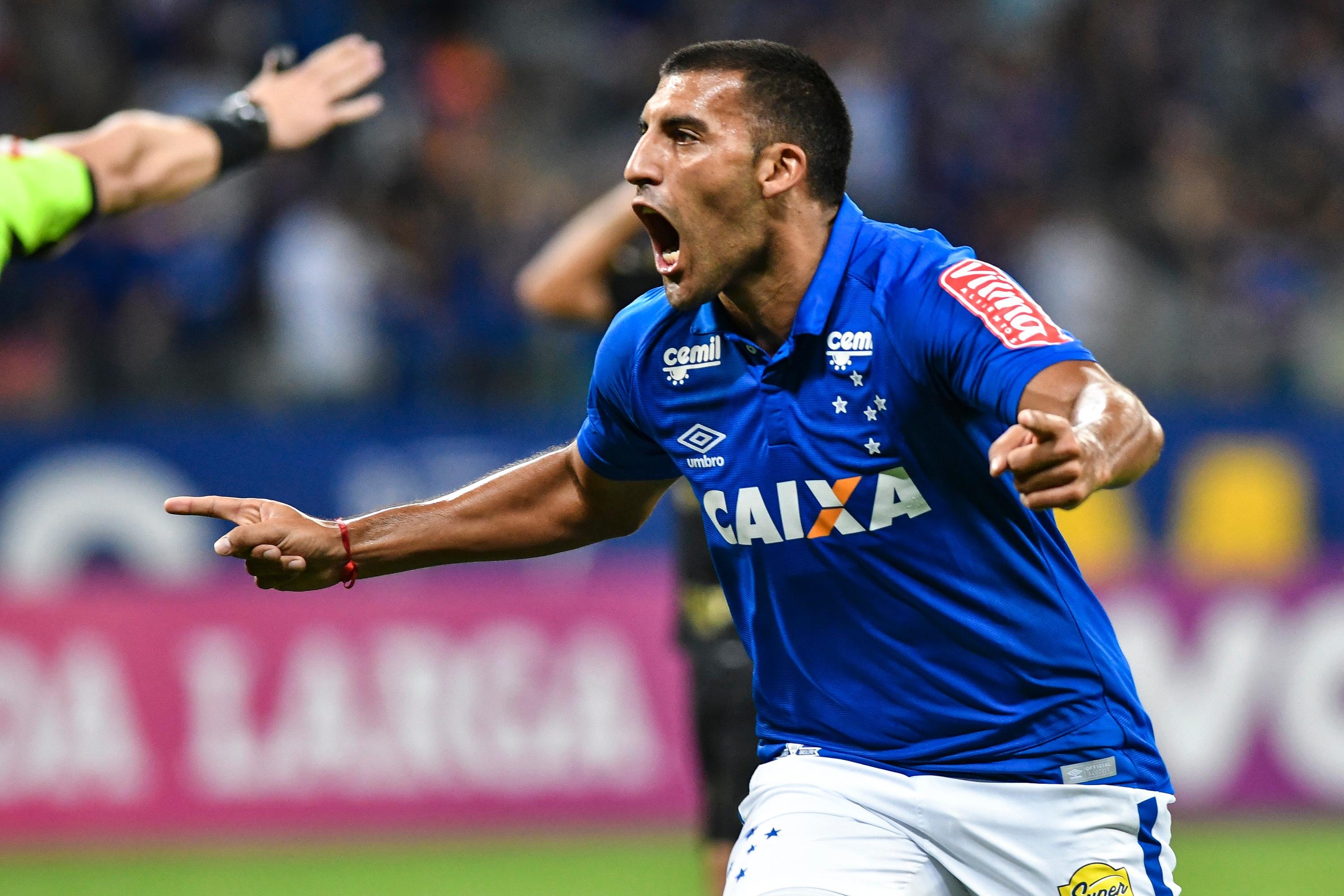 &Aacute;bila marcou o primeiro gol do Cruzeiro