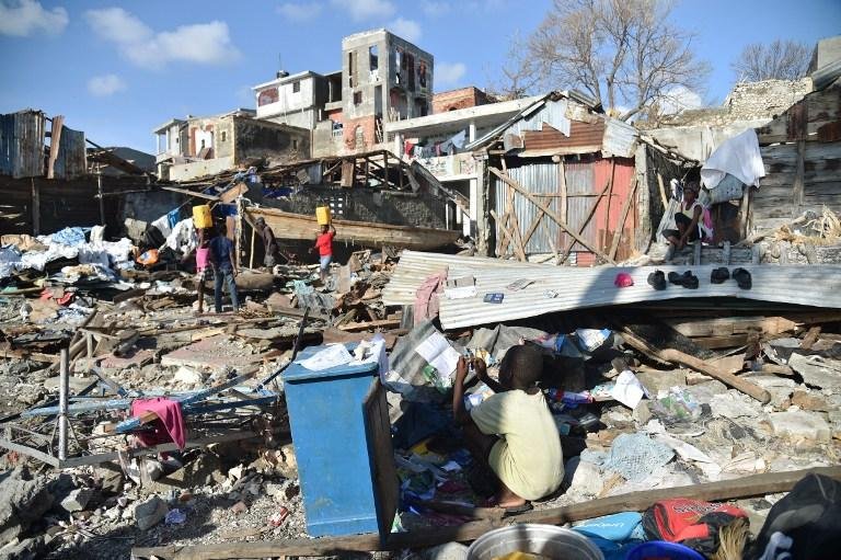 Haiti decreta tr&ecirc;s dias de luto pelos mortos do furac&atilde;o Matthew 