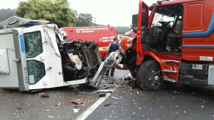 Criminosos ga&uacute;chos ou paranaenses estariam envolvidos no ataque a carro forte na BR 280