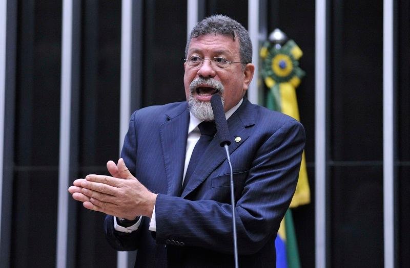 Afonso Florence salientou que dinheiro poder&aacute; ficar no exterior, recolhendo apenas imposto de renda e multas