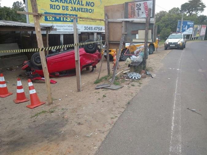 Homem morre e mulher fica ferida em acidente em Viam&atilde;o 