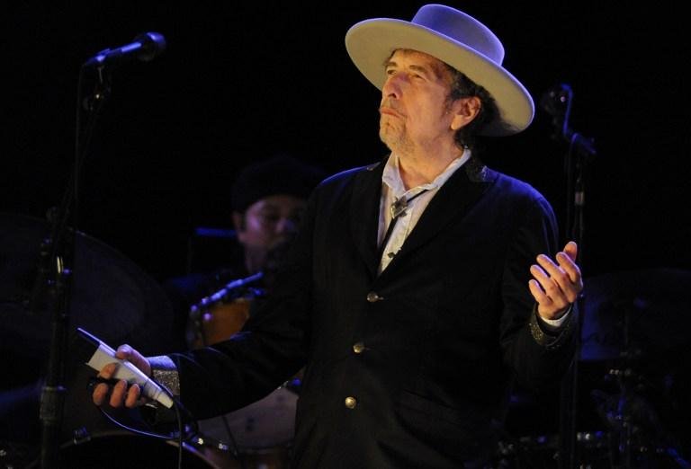Cantor e compositor americano Bob Dylan vence o Nobel de Literatura
