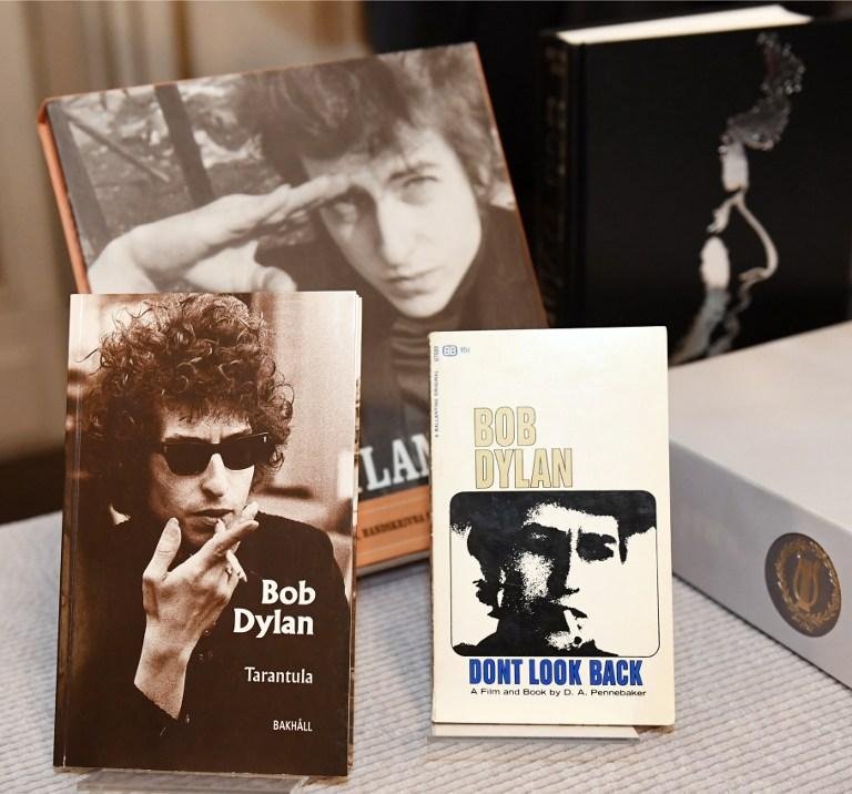 Primeiro volume da autobiografia do cantor e compositor est&aacute; esgotado no pa&iacute;s