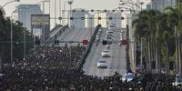 Milhões de tailandeses choram a morte do rei Bhumibol Adulyadej