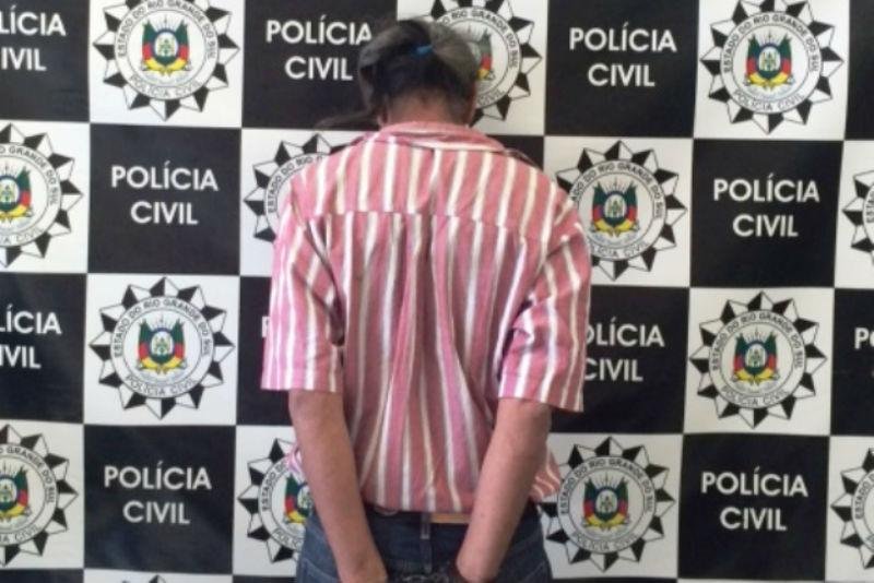 Homem de 57 anos foi preso no bairro Vila Nova, em Porto Alegre