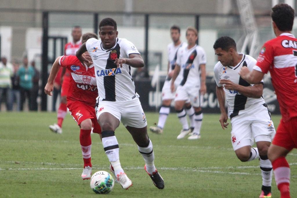 Com nova derrota, time de Jorginho pode ver acesso &agrave; s&eacute;rie A se complicar