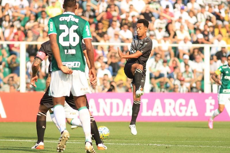 Paulistas venceram por 2 a 1 em Florian&oacute;polis neste domingo 