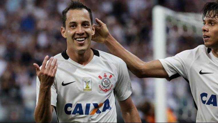 Com vit&oacute;ria em casa, paulistas v&atilde;o a 48 pontos no campeonato