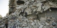 Rússia anuncia interrupção dos ataques aéreos na Síria