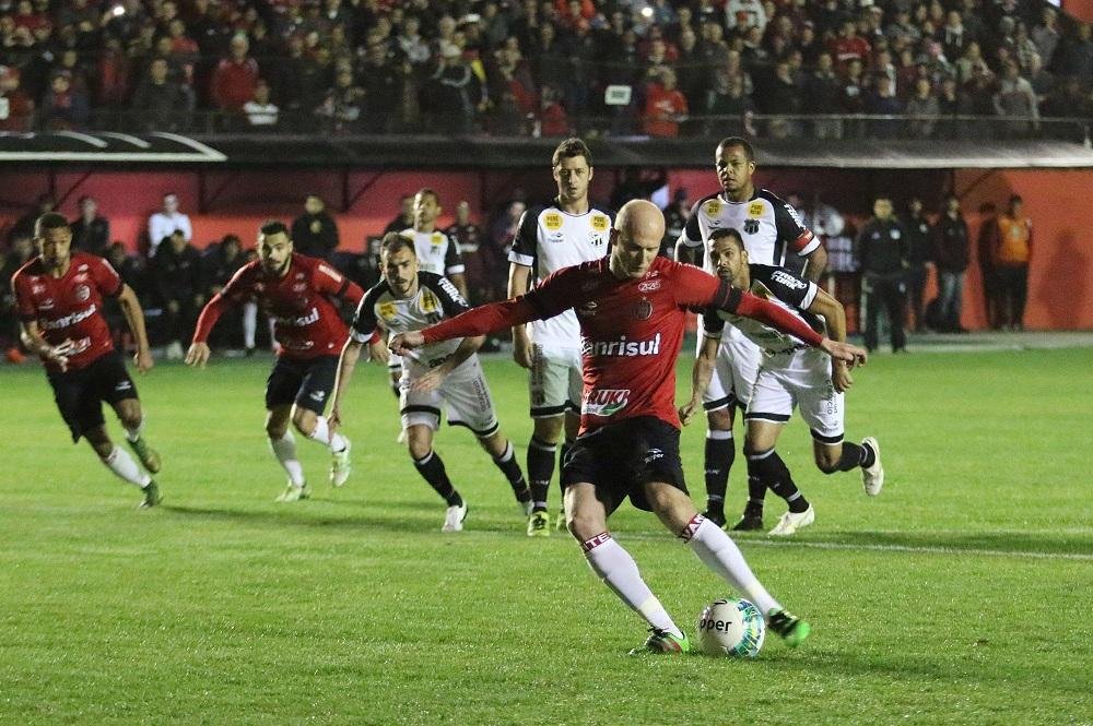 &Uacute;ltima vit&oacute;ria do Xavante foi em 27 de setembro, contra o Cear&aacute;, por 2 a 1