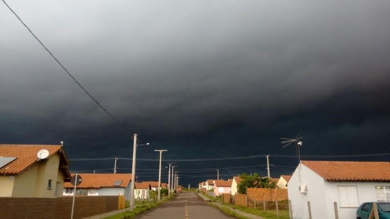 Temporal e ventania atingiram praticamente todas as regi&otilde;es do Estado