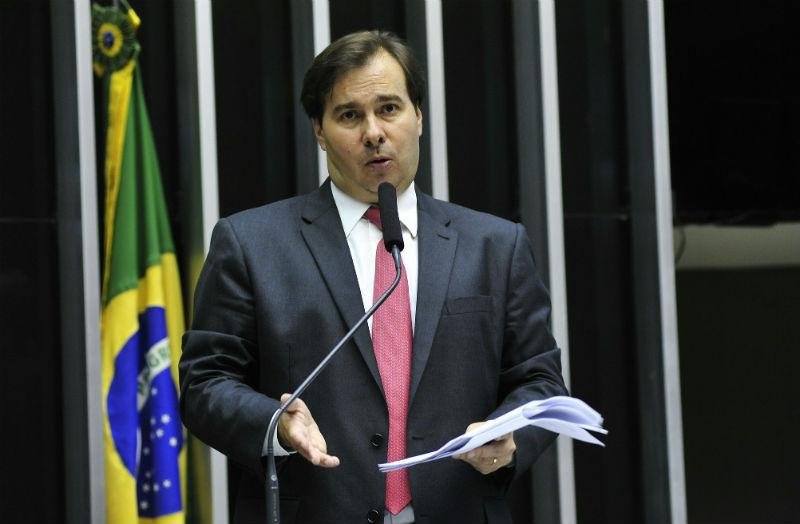 Maia recua novamente e decide pautar repatria&ccedil;&atilde;o na segunda-feira
