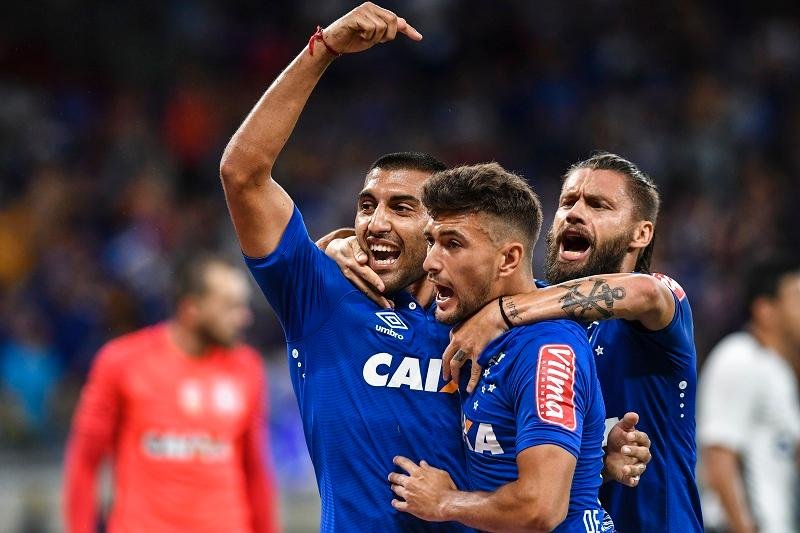 &Aacute;bila marcou dois gols na vit&oacute;ria do Cruzeiro