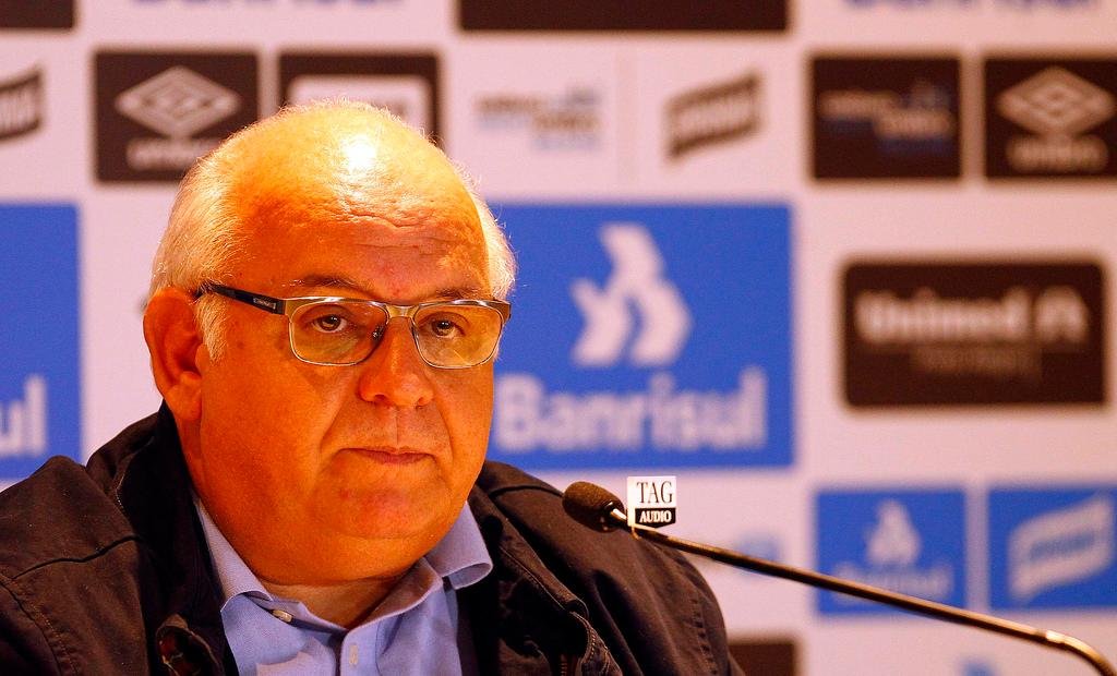 Presidente Romildo Bolzan Jr revelou que Gr&ecirc;mio ter&aacute; time titular no Gre-Nal