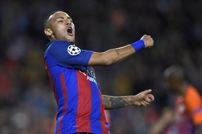 Neymar disse estar muito feliz com renova&ccedil;&atilde;o do contrato