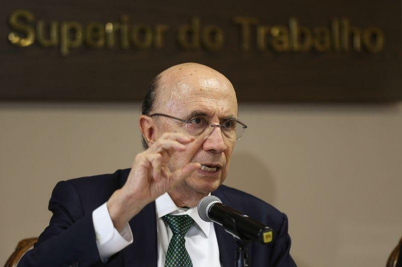 "Governo precisa fazer uma conten&ccedil;&atilde;o permanente do gasto total", diz Meirelles