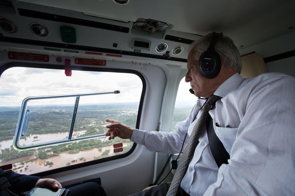 Governador em exerc&iacute;cio Jos&eacute; Paulo Cairoli sobrevoou &aacute;reas atingidas do Ca&iacute; nesta sexta