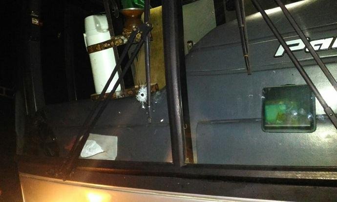 &Ocirc;nibus &eacute; assaltado e passageiros s&atilde;o trancados no bagageiro em Erval Grande