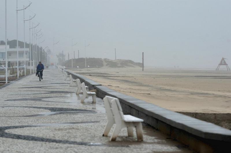 H&aacute; dois meses do veraneio, praias ga&uacute;chas ainda precisam superar desafios