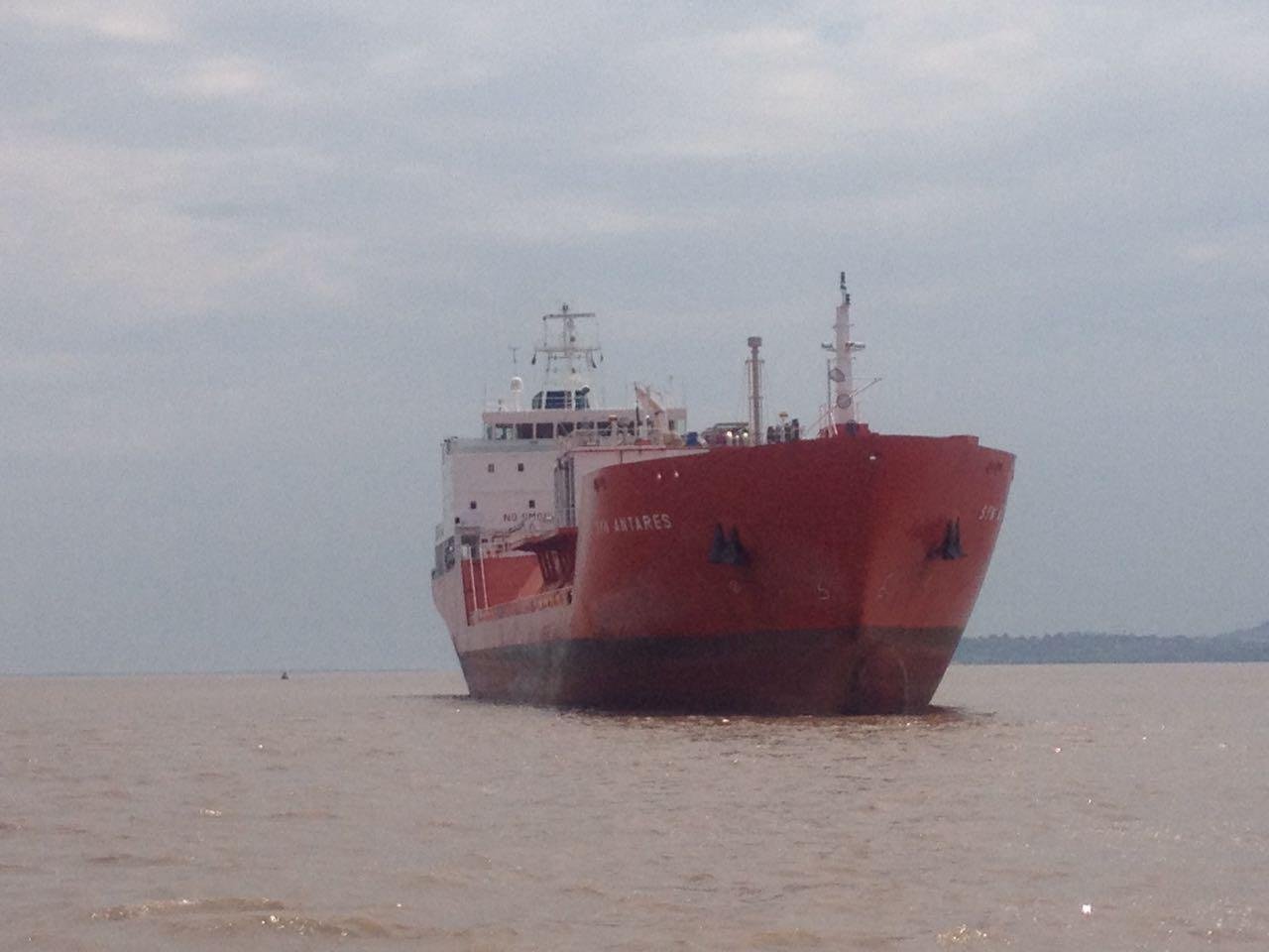 Navio Syn Antares veio do Porto de Rio Grande carregado com g&aacute;s