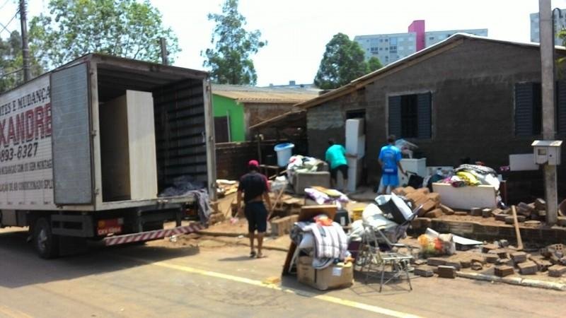 Mais de 1,2 mil fam&iacute;lias seguem fora de casa por conta da chuva, diz Defesa Civil