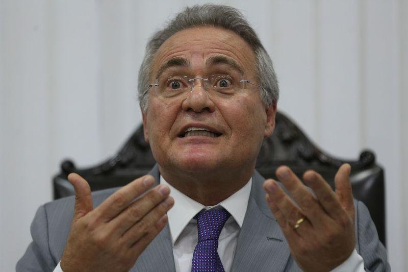 Presidente do Senado subiu tom das cr&iacute;ticas contra delegado e contra Alexandre de Moraes