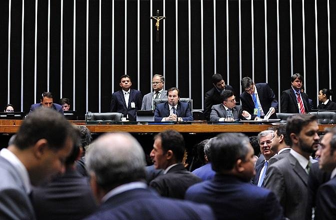 Vota&ccedil;&atilde;o em segundo turno est&aacute; marcada para esta ter&ccedil;a-feira