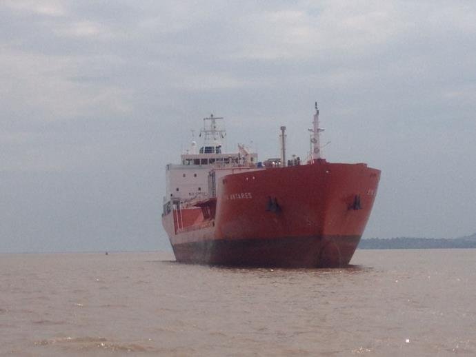 Navio Syn Antares veio do Porto de Rio Grande carregado com g&aacute;s