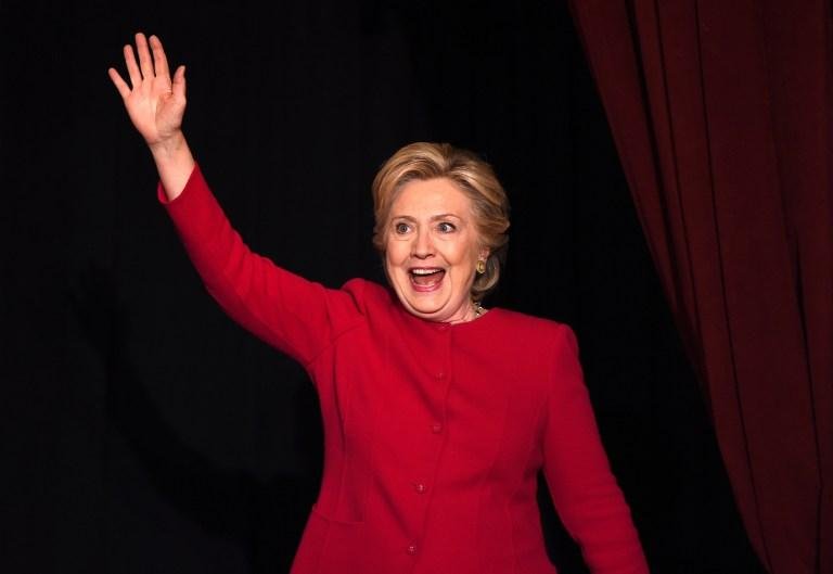 Hillary Clinton celebra anivers&aacute;rio em show de Adele