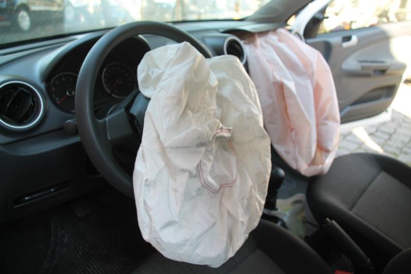 Toyota anuncia recall de seis milh&otilde;es de airbags da Takata