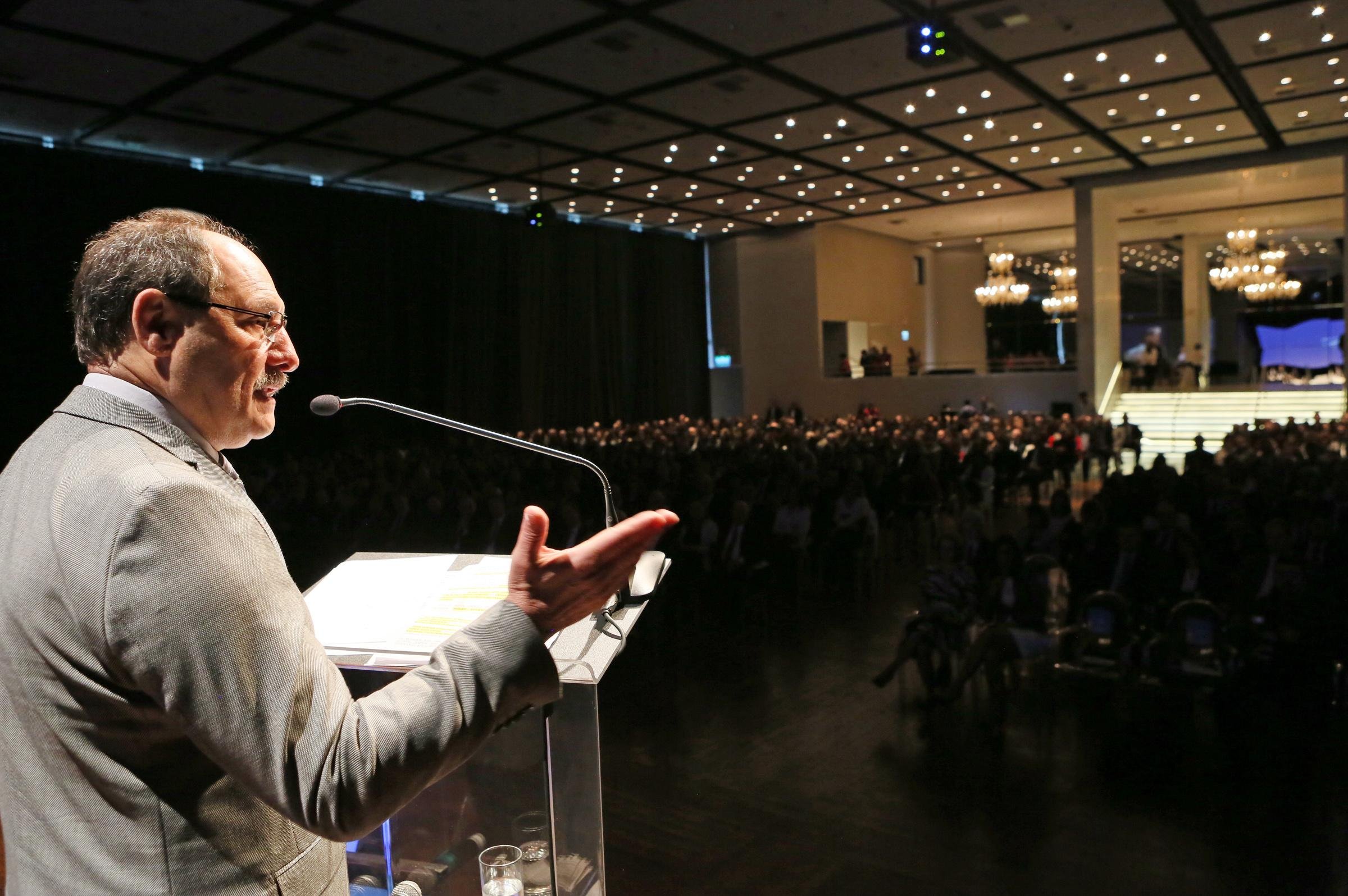 Sartori evita comentar pedido de impeachment do Cpers