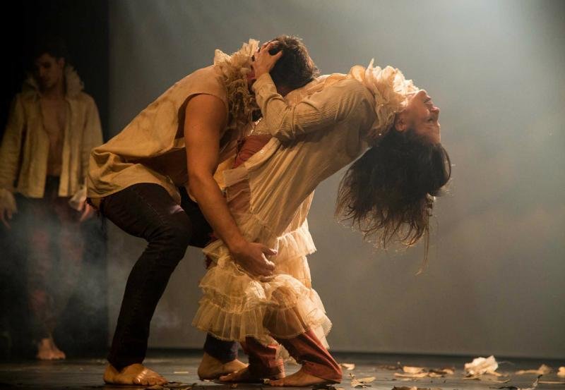 "Canoas Coletivo de Dan&ccedil;a Convida" faz viv&ecirc;ncia art&iacute;stica com core&oacute;grafo Eduardo Menezes