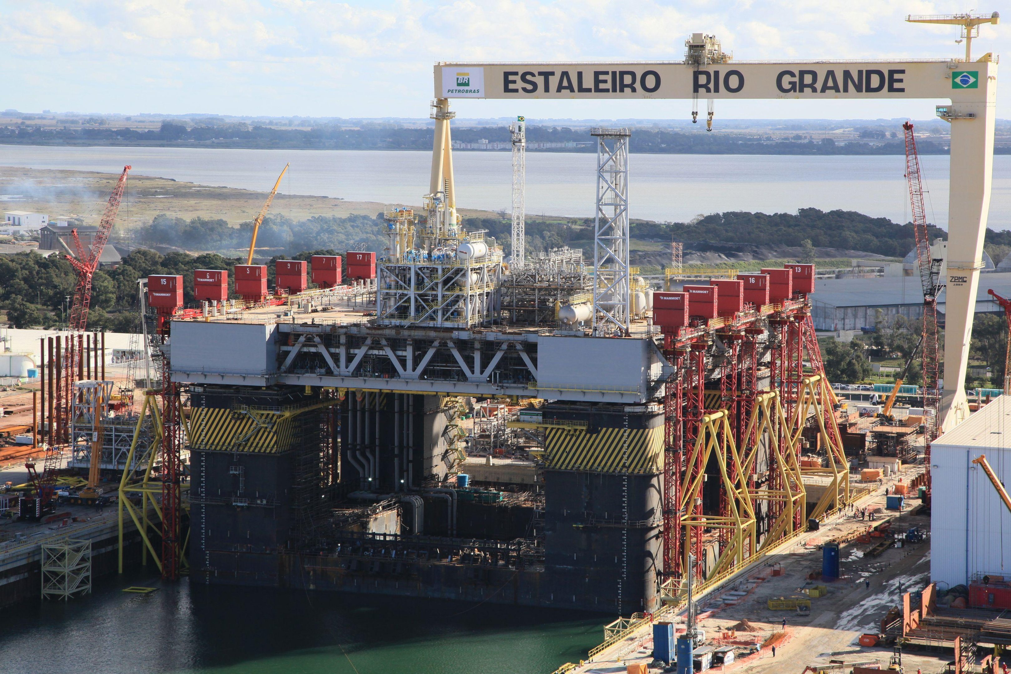Queda ocorreu devido a venda da constru&ccedil;&atilde;o de um casco que seria feito em Rio Grande, mas foi comercializado para a China