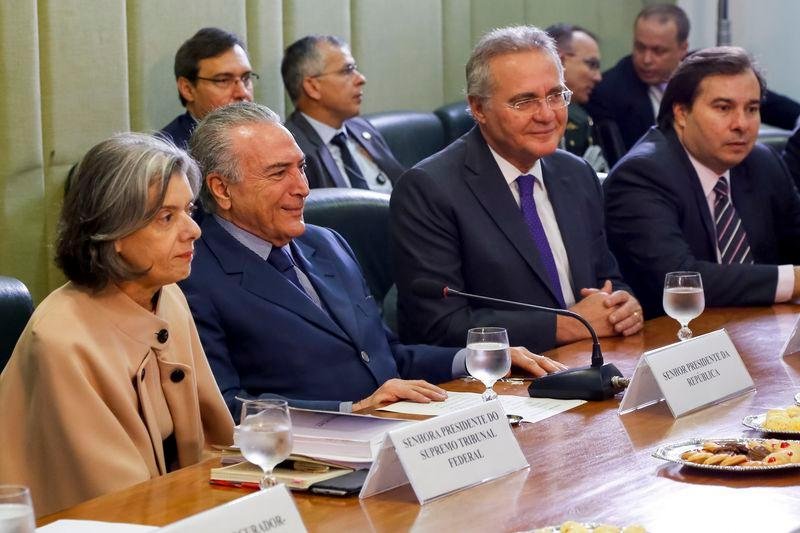 Renan, Temer e C&aacute;rmen L&uacute;cia estiveram reunidos nesta sexta