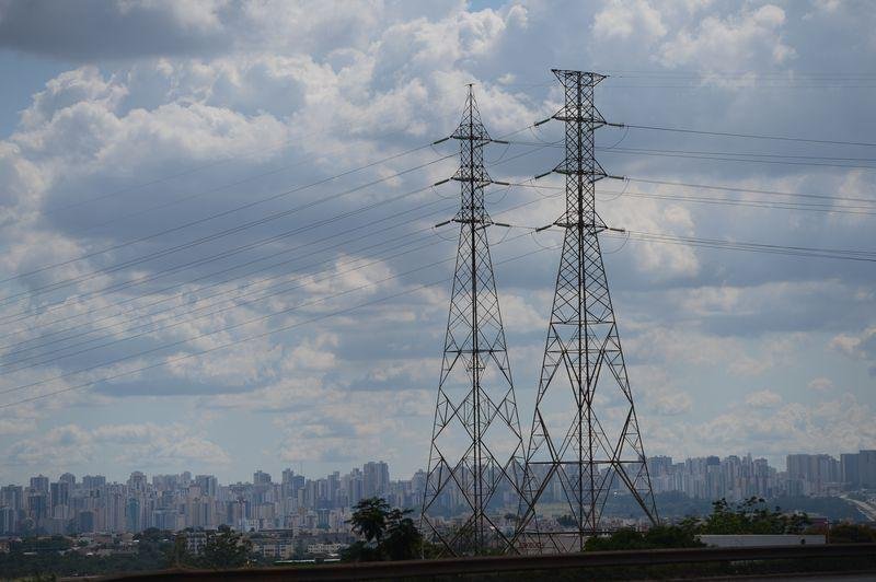 Bandeira tarif&aacute;ria de contas de luz ser&aacute; amarela em novembro