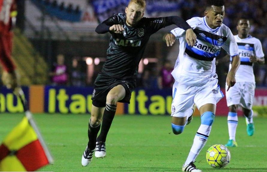 Faltou experi&ecirc;ncia e tranquilidade para matar o jogo, diz Renato 
