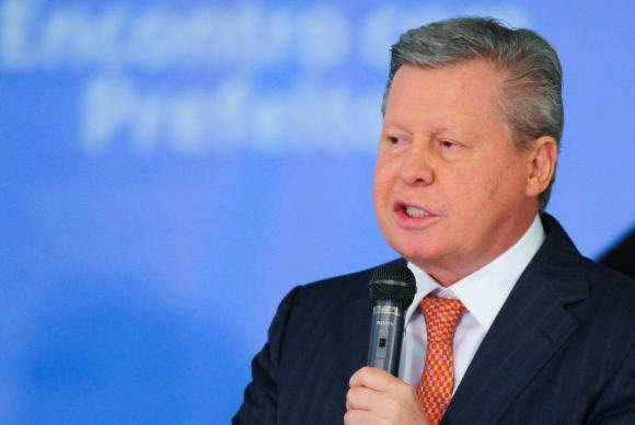 Candidato do PSDB venceu Marcelo Ramos do PR por 56,18% a 43,82% dos votos v&aacute;lidos