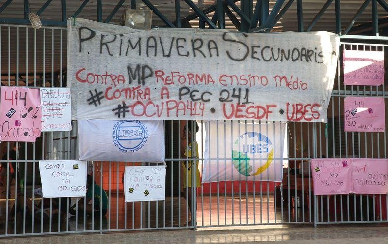 Termina hoje prazo dado pelo MEC para que estudantes desocupem escolas